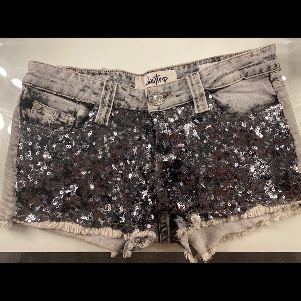 Day trip Capricorn sequin shorts